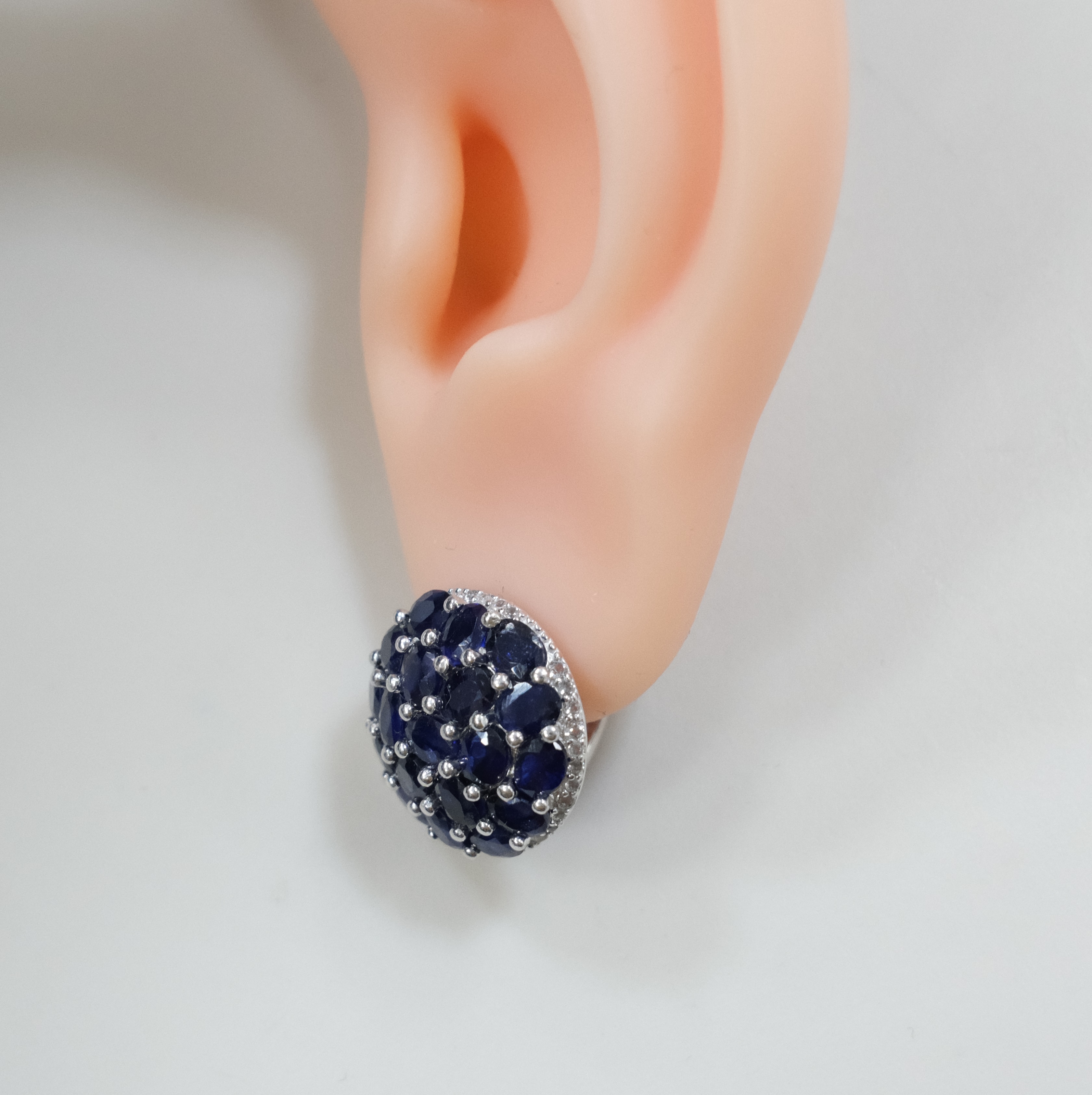 Серебряные серьги с сапфирами